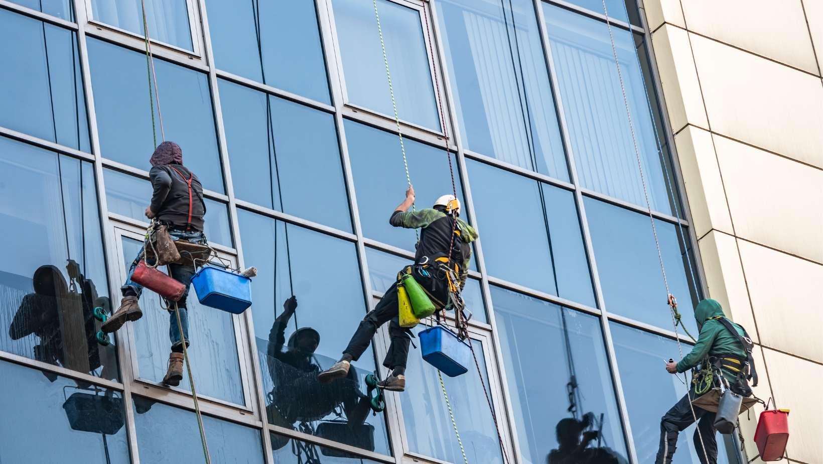 External Glass Cleaning with Rope & Cradle